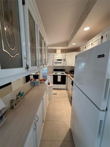 42 Turtle Road, Okeechobee, FL 34974