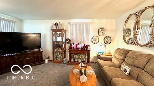 2263 Wallace Avenue, Columbus, IN 47201