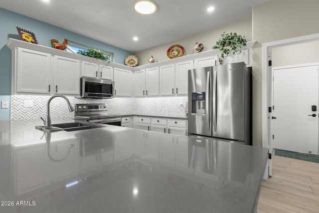 15868 W STAR VIEW Lane W, Surprise, AZ 85374