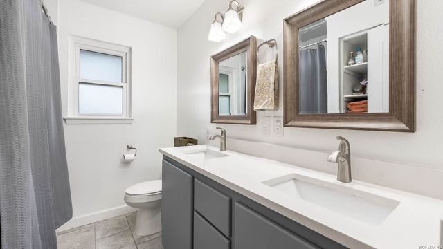 110 Canyon Creek Dr, San Antonio, TX 78232