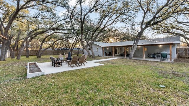 110 Canyon Creek Dr, San Antonio, TX 78232