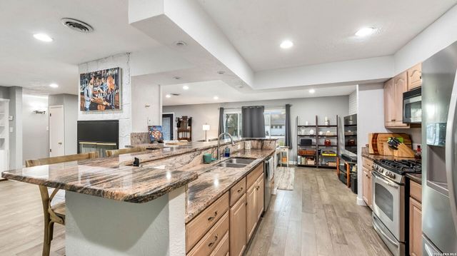 110 Canyon Creek Dr, San Antonio, TX 78232