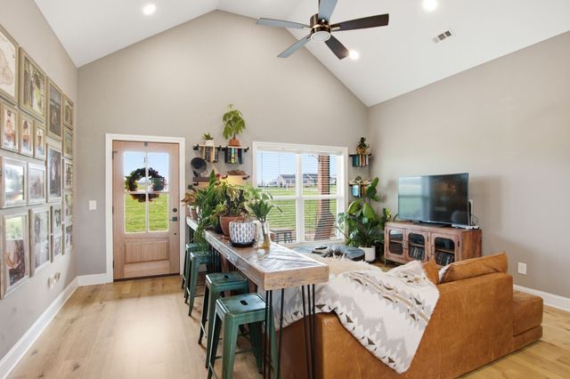 376 Adams Rd, Shelbyville, TN 37160