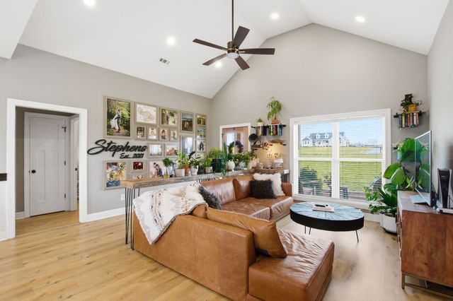 376 Adams Rd, Shelbyville, TN 37160