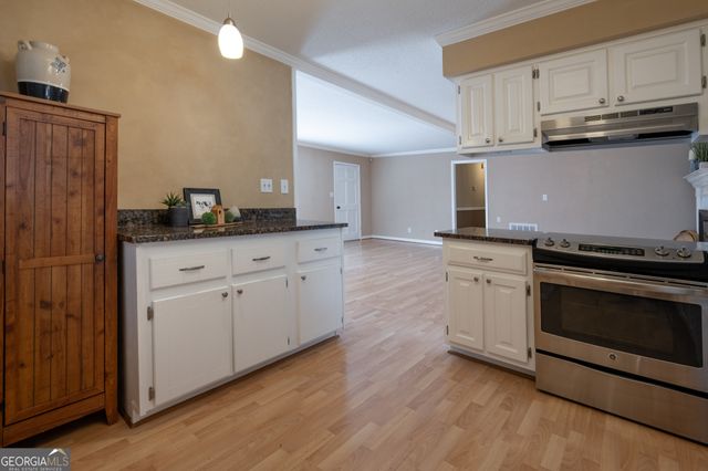 8 Timberwood Drive SE, Silver Creek, GA 30173