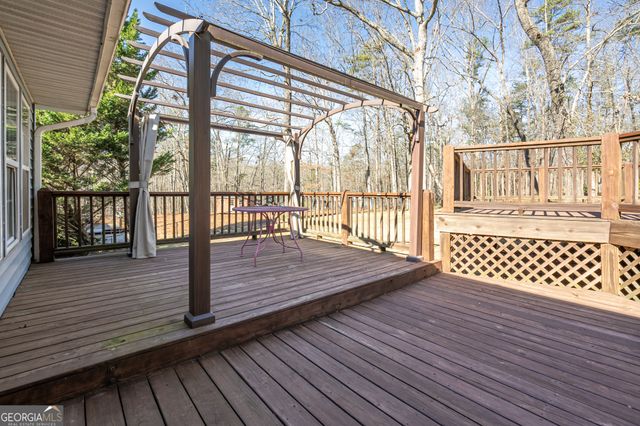 8 Timberwood Drive SE, Silver Creek, GA 30173