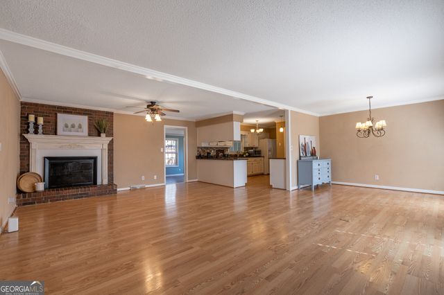 8 Timberwood Drive SE, Silver Creek, GA 30173