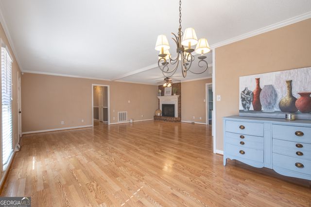 8 Timberwood Drive SE, Silver Creek, GA 30173