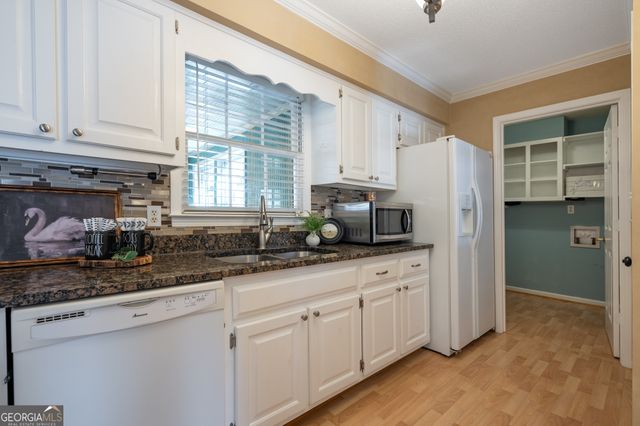 8 Timberwood Drive SE, Silver Creek, GA 30173