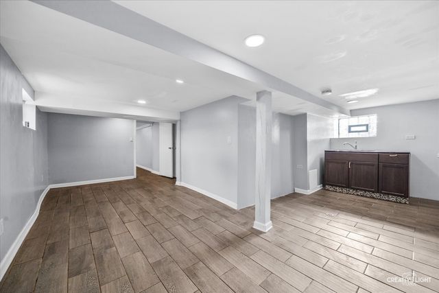 1914 S 8th Avenue, Maywood, IL 60153