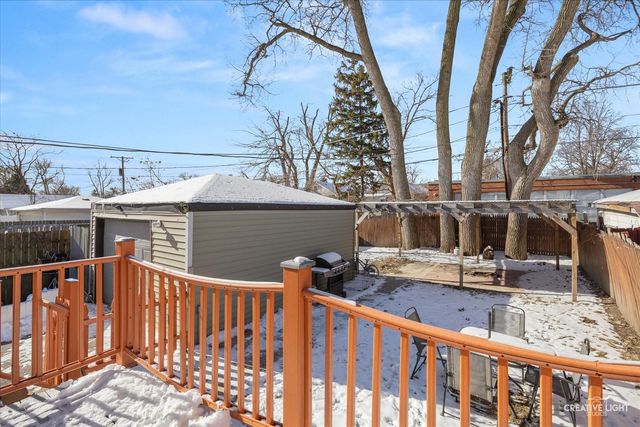 1914 S 8th Avenue, Maywood, IL 60153