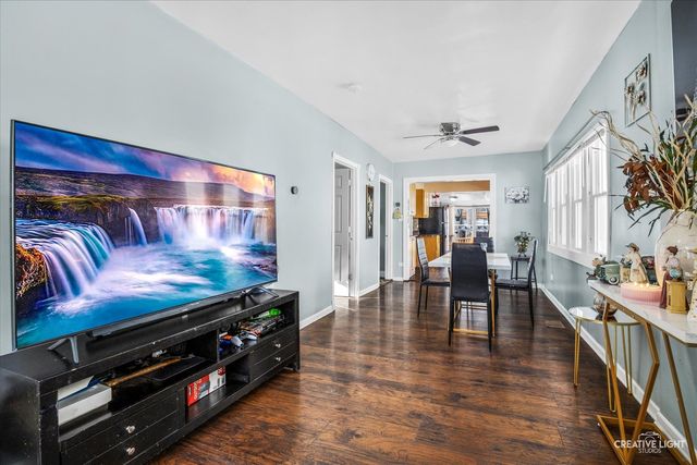 1914 S 8th Avenue, Maywood, IL 60153