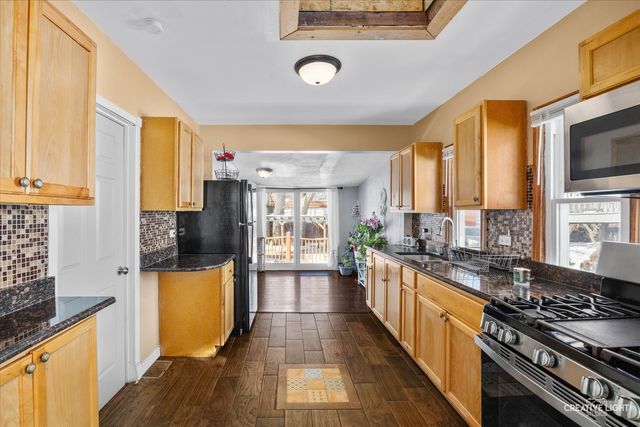 1914 S 8th Avenue, Maywood, IL 60153