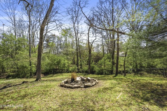 240 Carriage Drive, Crossville, TN 38555