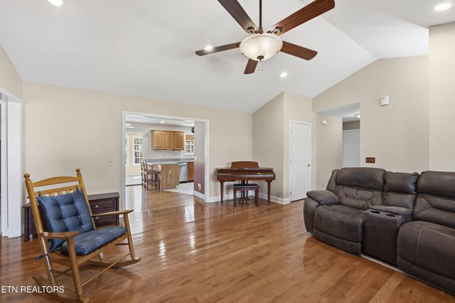 240 Carriage Drive, Crossville, TN 38555