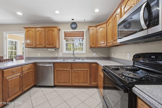240 Carriage Drive, Crossville, TN 38555