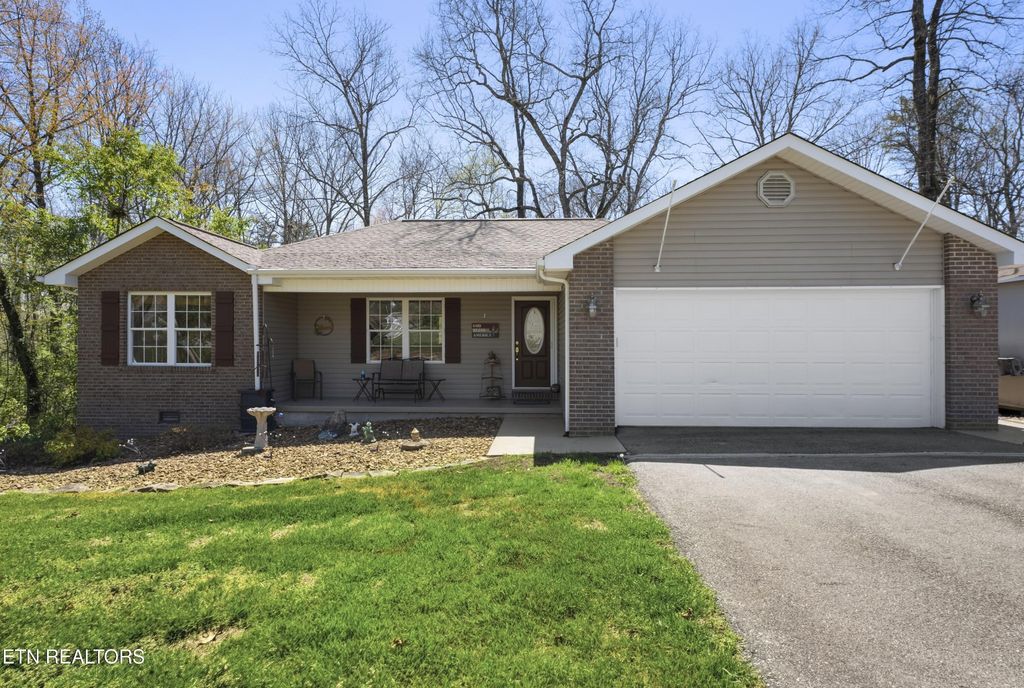 240 Carriage Drive, Crossville, TN 38555