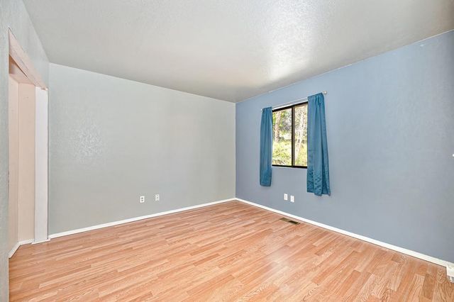 940 Pine Hill Rd, Colfax, CA 95713