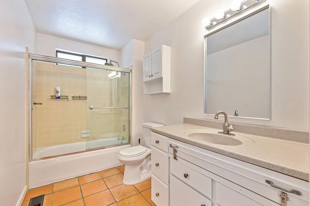 940 Pine Hill Rd, Colfax, CA 95713