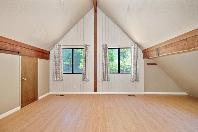 940 Pine Hill Rd, Colfax, CA 95713