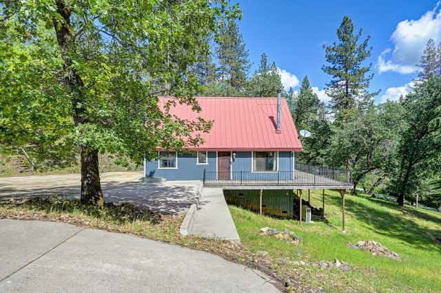 940 Pine Hill Rd, Colfax, CA 95713
