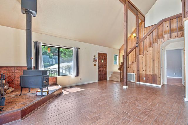 940 Pine Hill Rd, Colfax, CA 95713