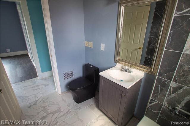 6100 Ironwood Street, Detroit, MI 48210