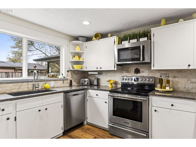 905 Nw 19TH St, Mc Minnville, OR 97128