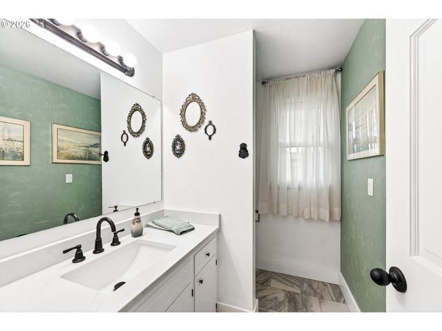 905 Nw 19TH St, Mc Minnville, OR 97128