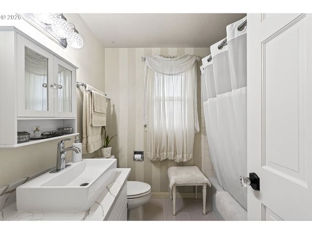 905 Nw 19TH St, Mc Minnville, OR 97128