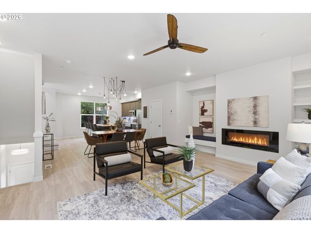 3098 Sw Pendleton Ct, Portland, OR 97239