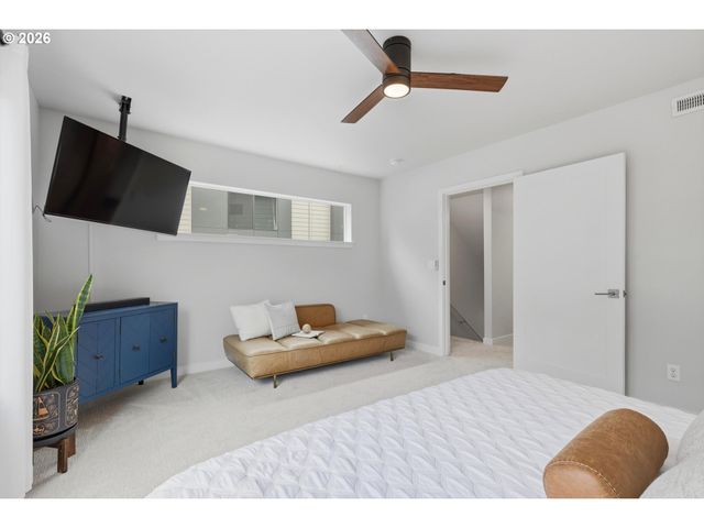 3098 Sw Pendleton Ct, Portland, OR 97239