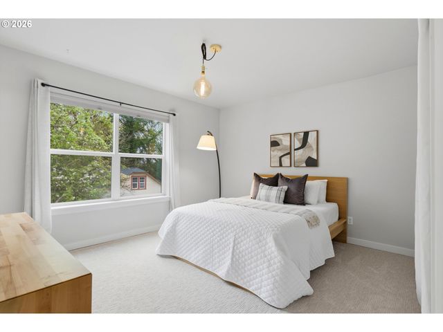 3098 Sw Pendleton Ct, Portland, OR 97239