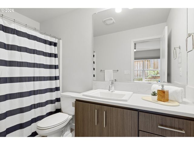 3098 Sw Pendleton Ct, Portland, OR 97239