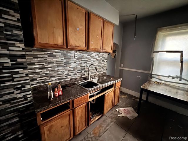 6026 Maxwell Street, Detroit, MI 48213