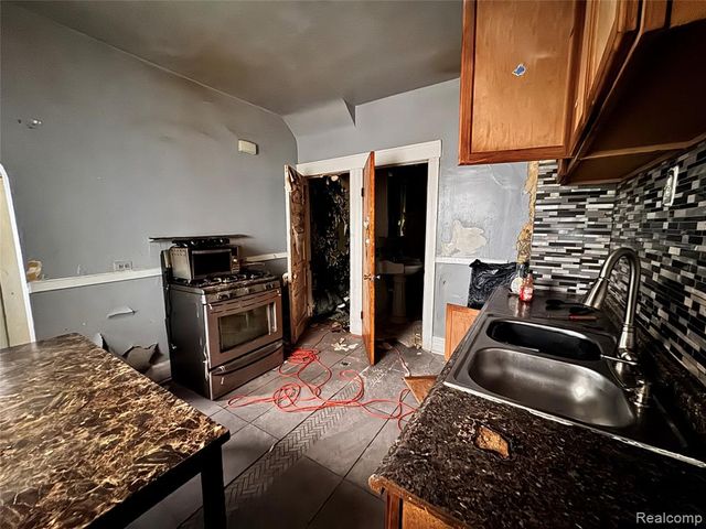 6026 Maxwell Street, Detroit, MI 48213