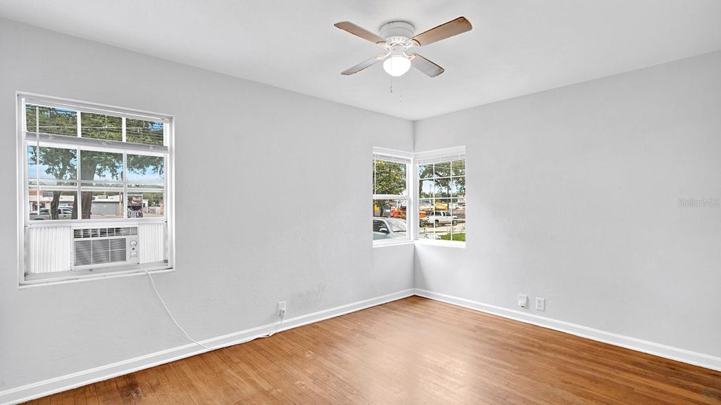 Image 13 of property listing at 1810 HILLCREST STREET, Orlando, FL 32803