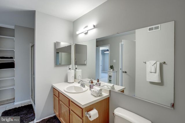 2711-B SUSSEX CT, Mount Laurel, NJ 08054