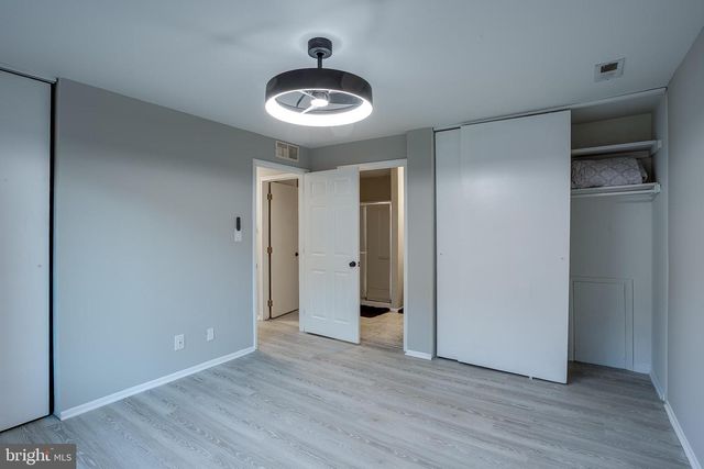 2711-B SUSSEX CT, Mount Laurel, NJ 08054