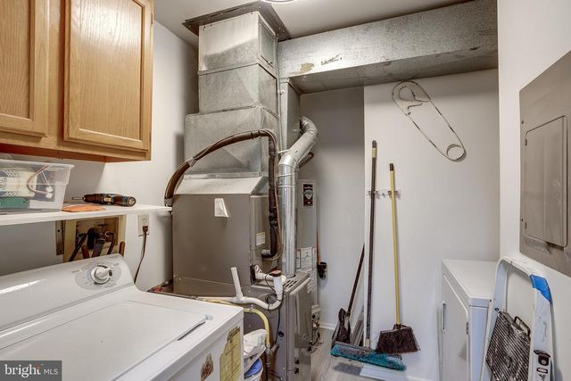 2711-B SUSSEX CT, Mount Laurel, NJ 08054