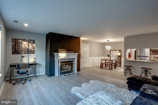 2711-B SUSSEX CT, Mount Laurel, NJ 08054