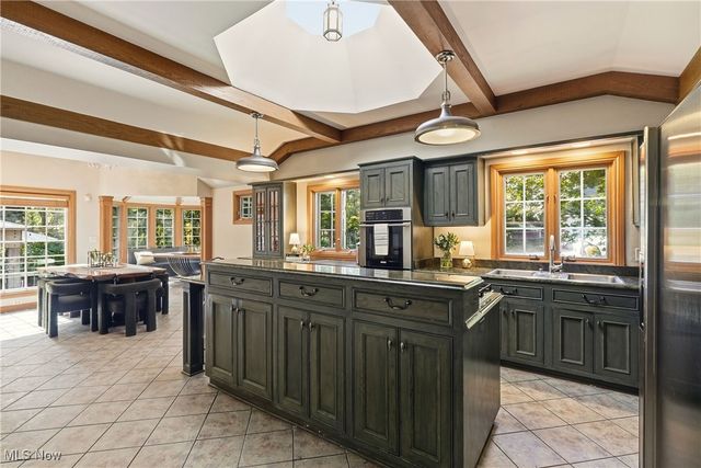 37300 Jackson Road, Moreland Hills, OH 44022