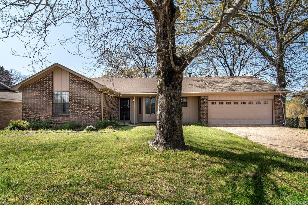 5618 Pecan Lake Road, Little Rock, AR 72204