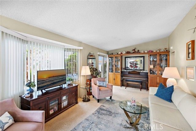 114 Yorktown, Newport Beach, CA 92660