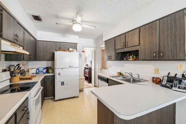 4709 TRAVERTINE DRIVE, Tampa, FL 33615