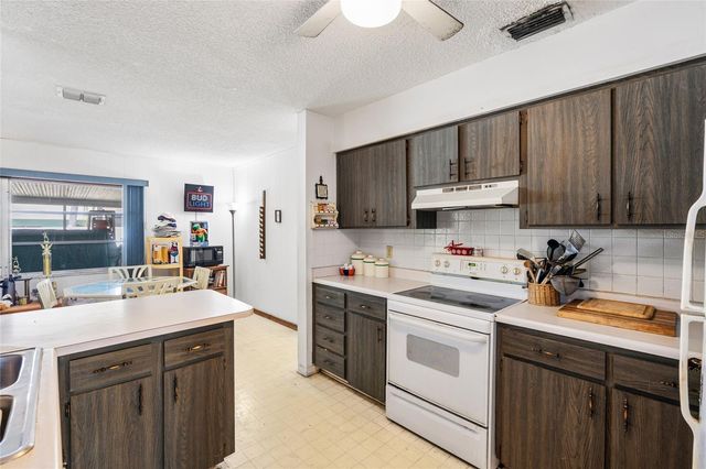4709 TRAVERTINE DRIVE, Tampa, FL 33615