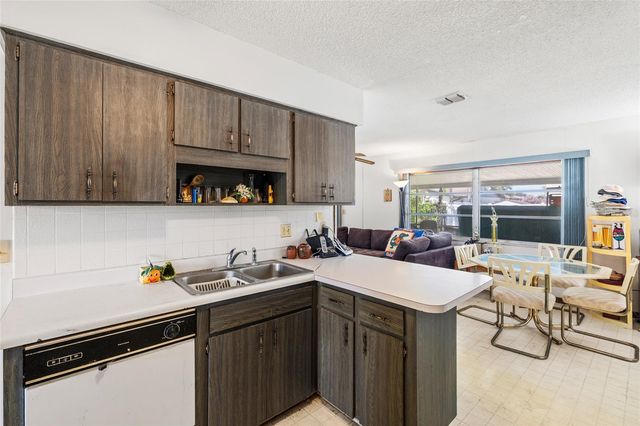4709 TRAVERTINE DRIVE, Tampa, FL 33615
