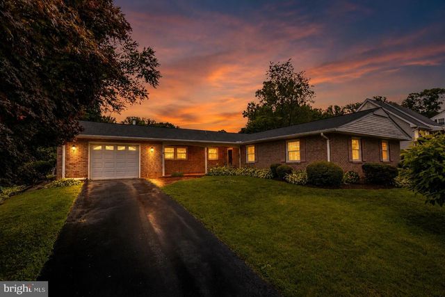 4315 MARKWOOD LN, Fairfax, VA 22033