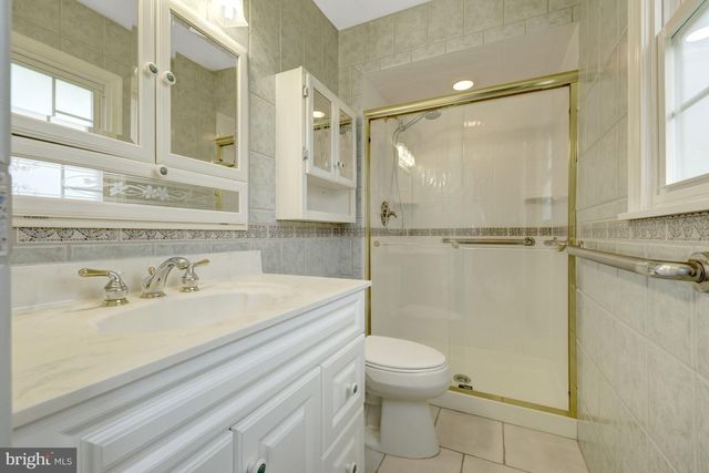 4315 MARKWOOD LN, Fairfax, VA 22033