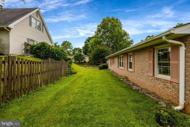 4315 MARKWOOD LN, Fairfax, VA 22033